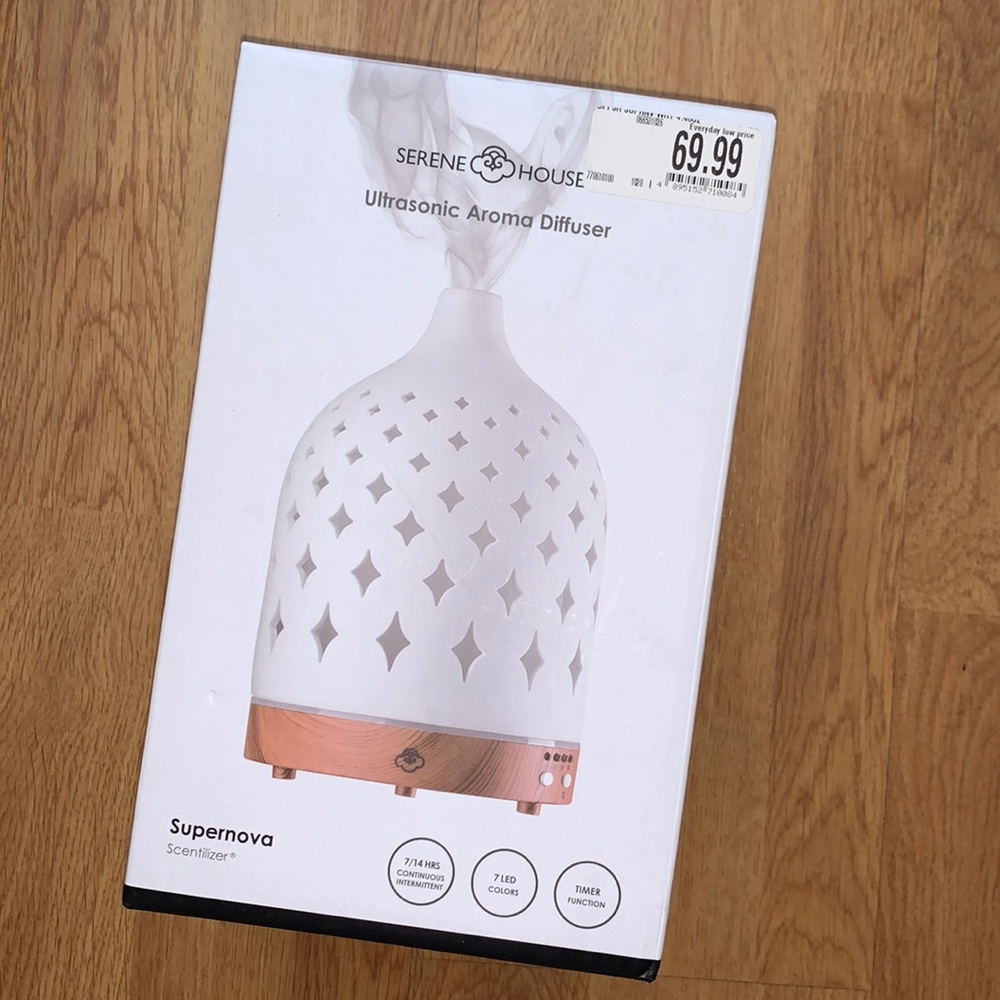 NWT Serene House Ultrasonic Aroma Diffuser